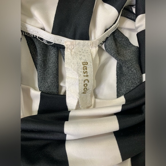 Best Cody Black and White Stripped Stretchy Maxi Skirt W/ Slits Size Medium - Picture 8 of 9